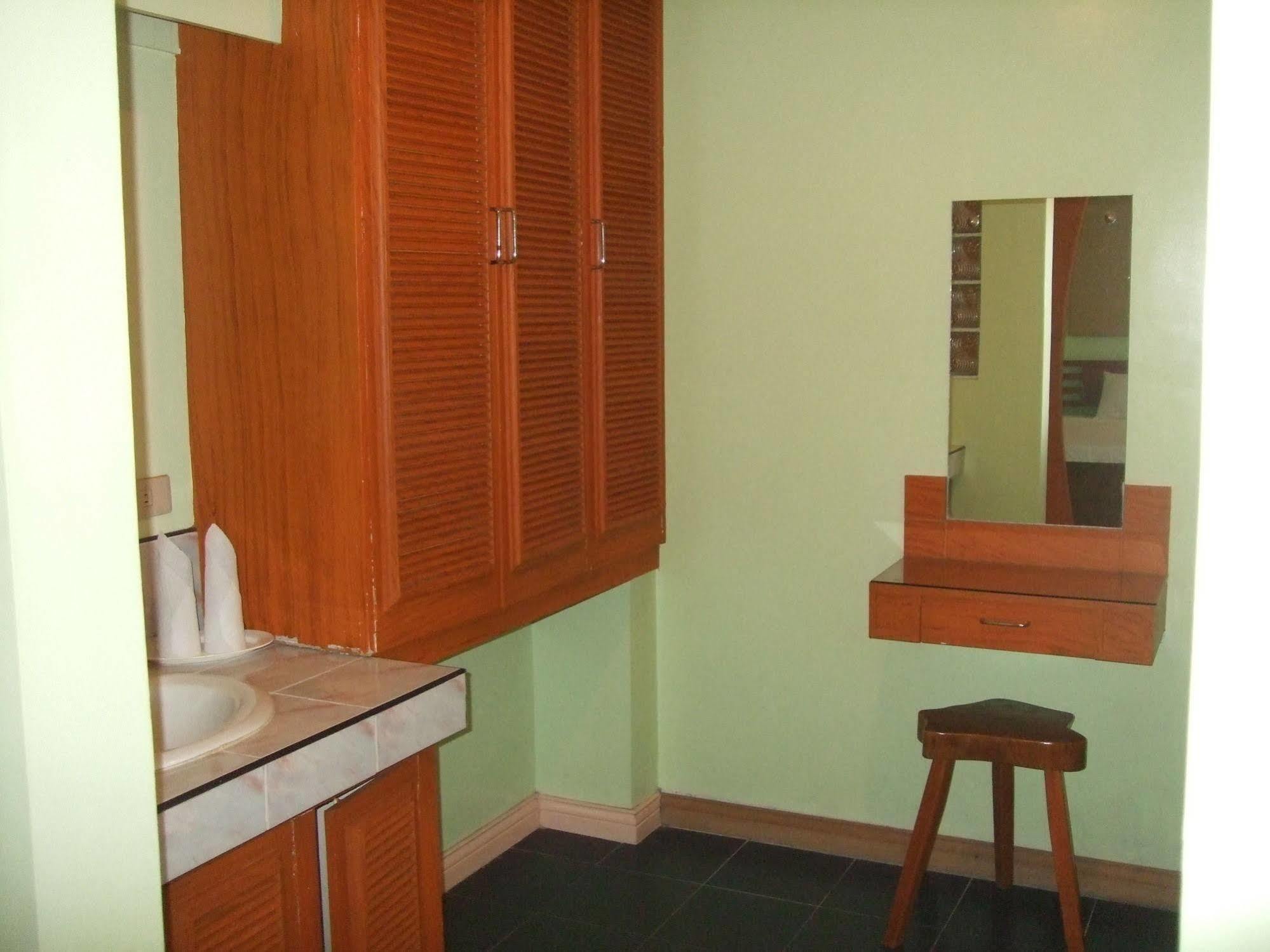 La Esperanza Hotel Калибо Екстериор снимка